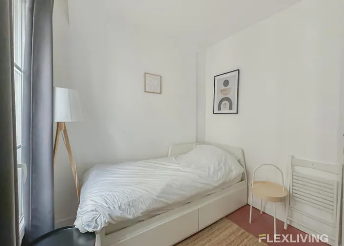 5 Min From Gare De Lest Lively & Cultural Area Apartment Paris